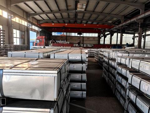 Colored corrugated steel sheets shipped to Iran